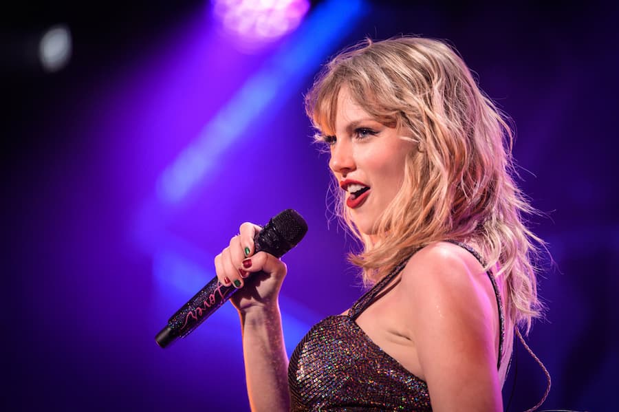 Taylor Swift Travis Kelce Engagement